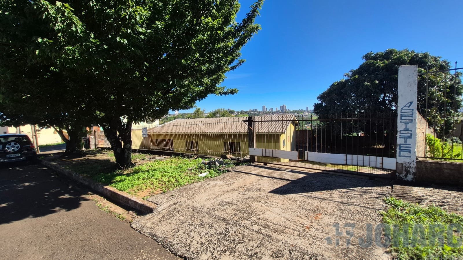 Casa Residencial para venda no Parque Bela Vista em Apucarana com 380m² por R$ 240.000,00