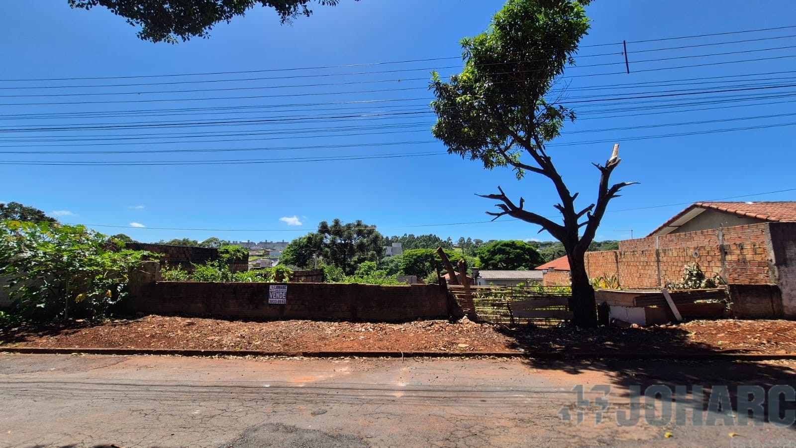 Terreno para venda no Nucleo Habitacional Joao Goulart em Apucarana com 379,12m² por R$ 90.000,00