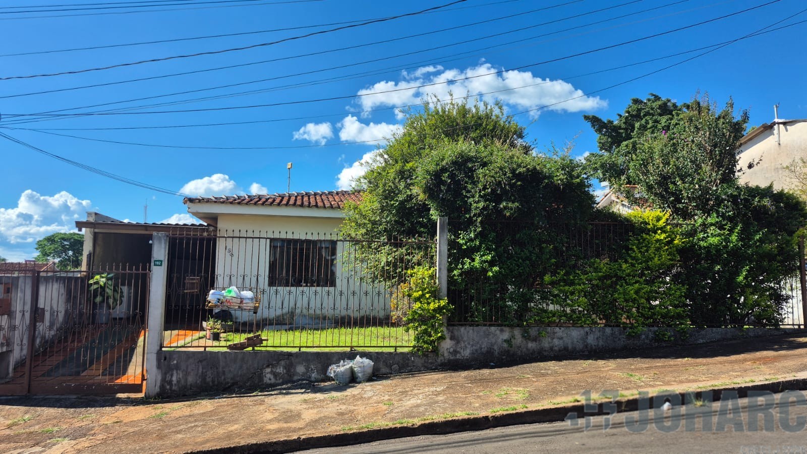 Casa Residencial para venda no Vila Santa Terezinha em Apucarana com 289m² por R$ 320.000,00