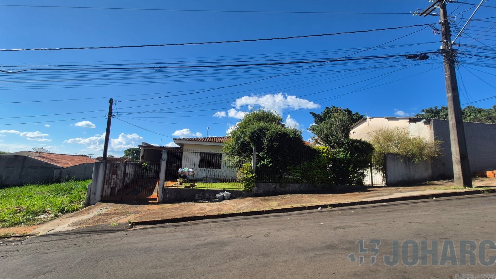 Casa Residencial para venda no Vila Santa Terezinha em Apucarana com 289m² por R$ 320.000,00
