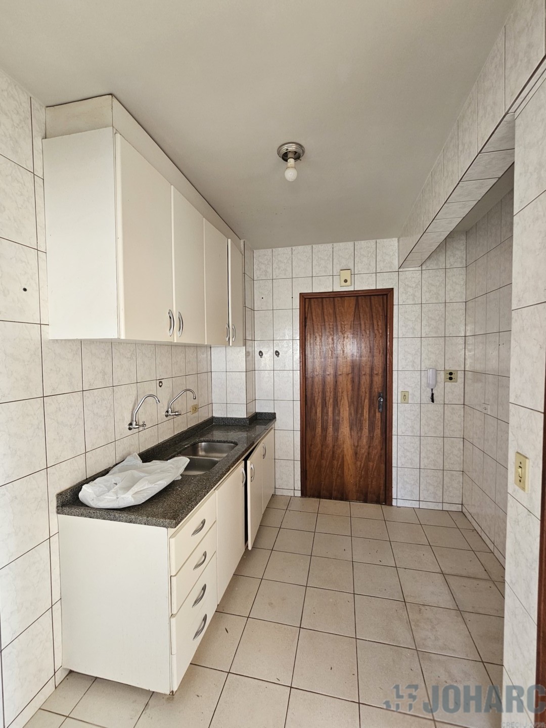 Apartamento para locacao no Centro em Apucarana com 0m² por R$ 1.150,00