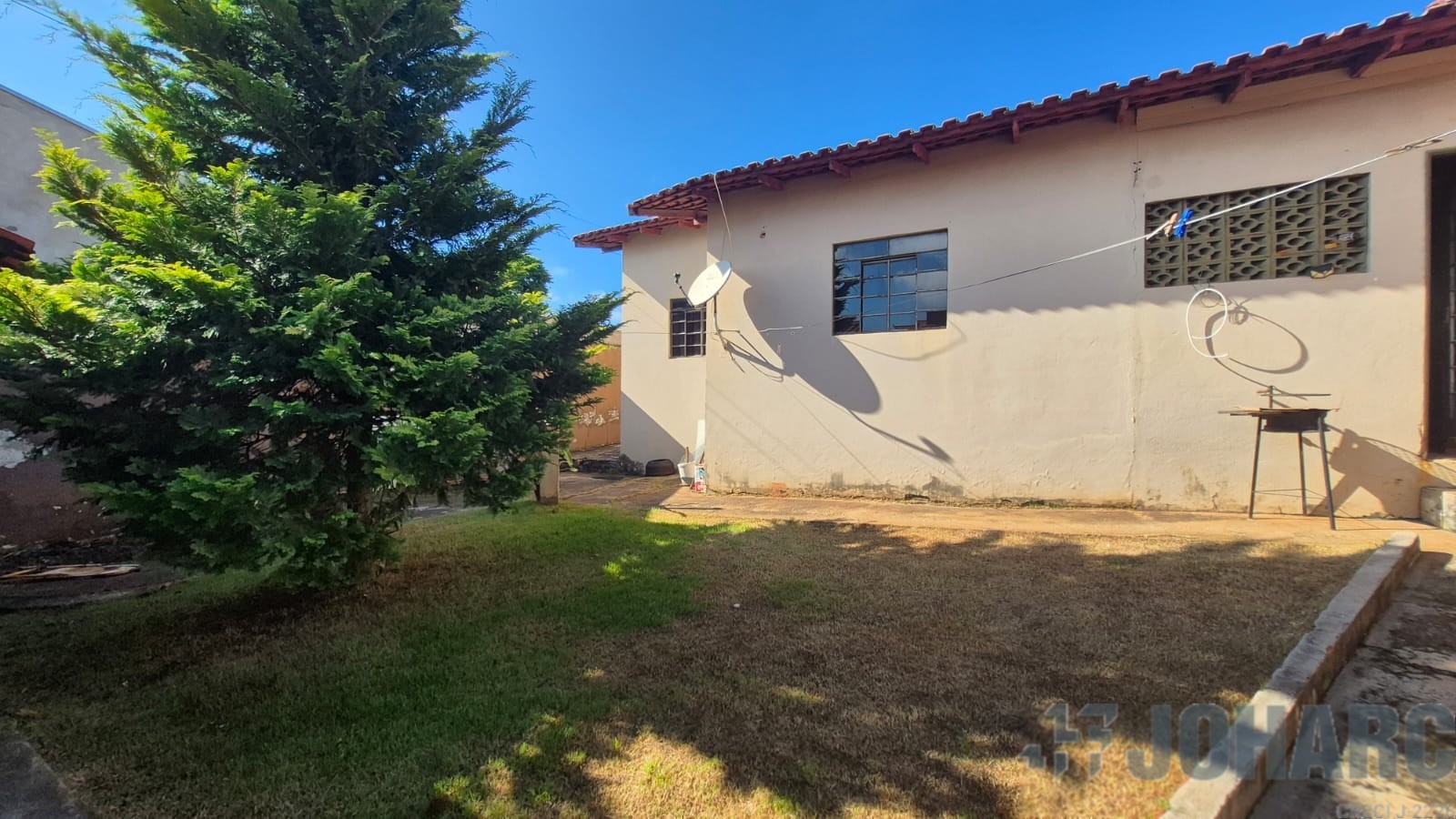 Casa Residencial para venda no Nucleo Habitacional Papa Joao Paulo em Apucarana com 287,88m² por R$ 250.000,00