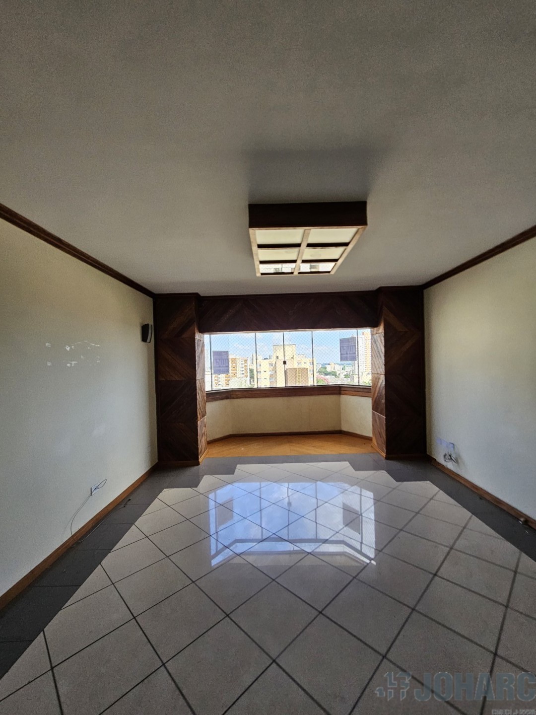 Apartamento para locacao no Centro em Apucarana com 0m² por R$ 2.000,00