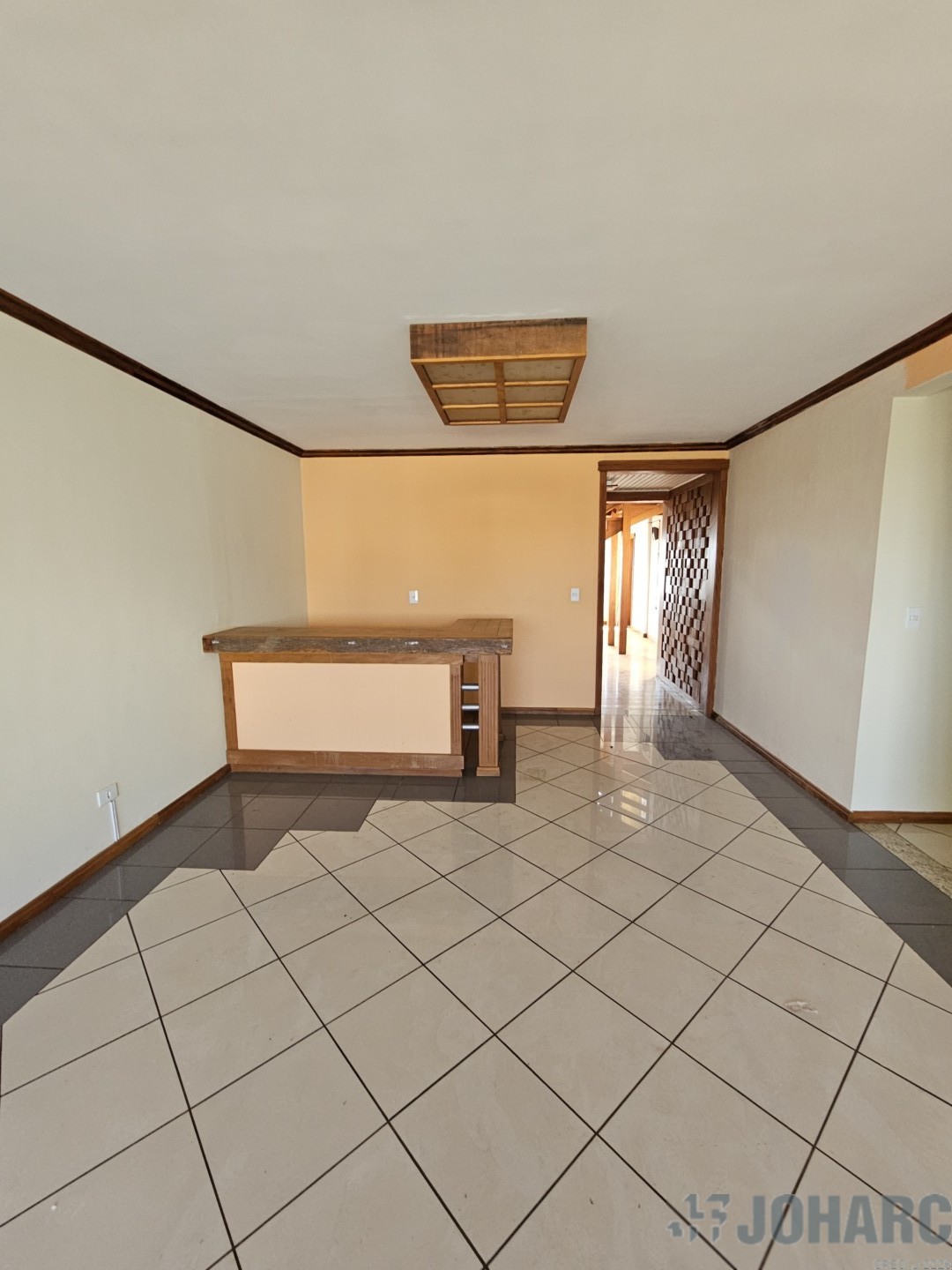 Apartamento para locacao no Centro em Apucarana com 0m² por R$ 2.000,00