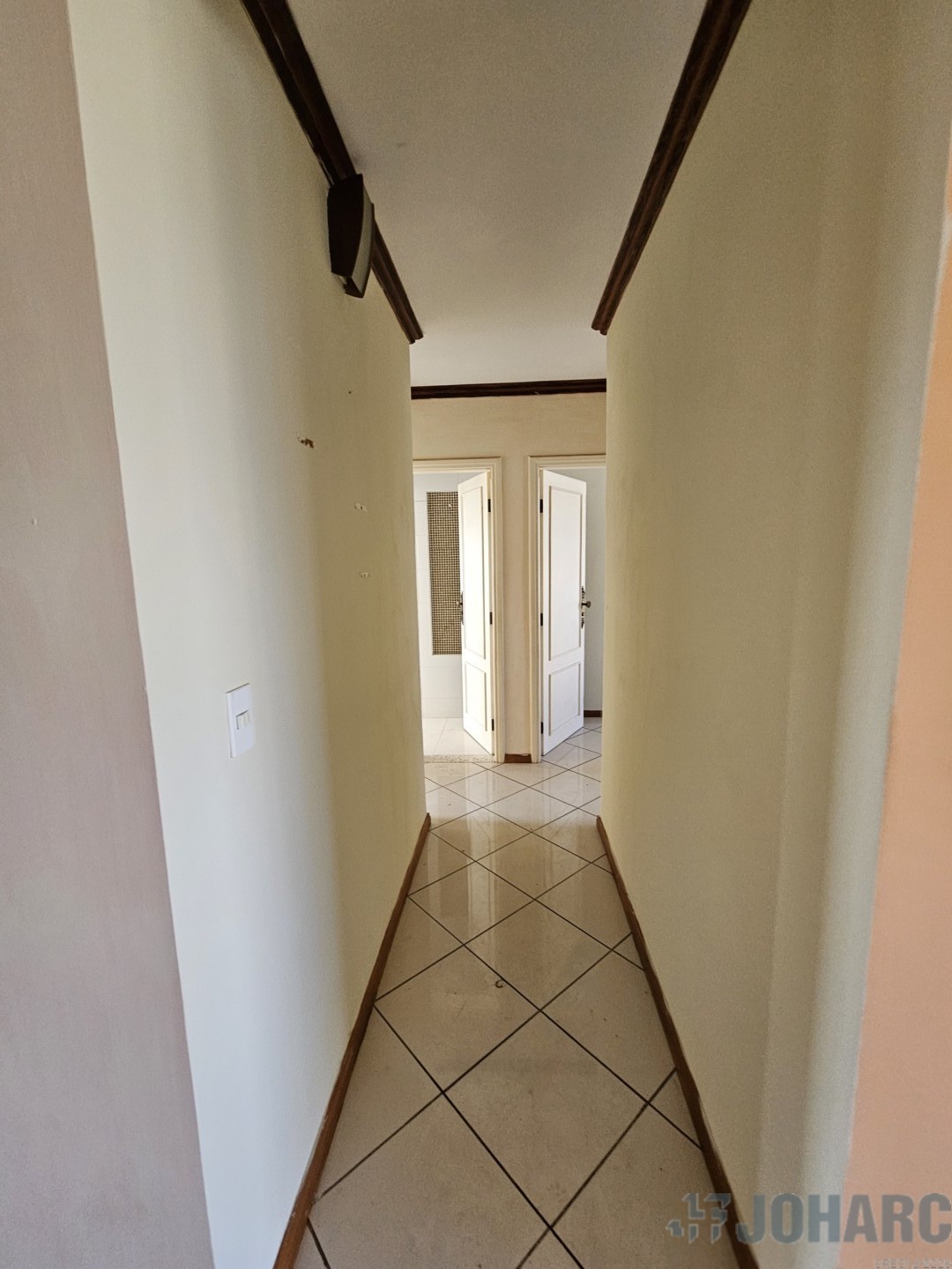 Apartamento para locacao no Centro em Apucarana com 0m² por R$ 2.000,00