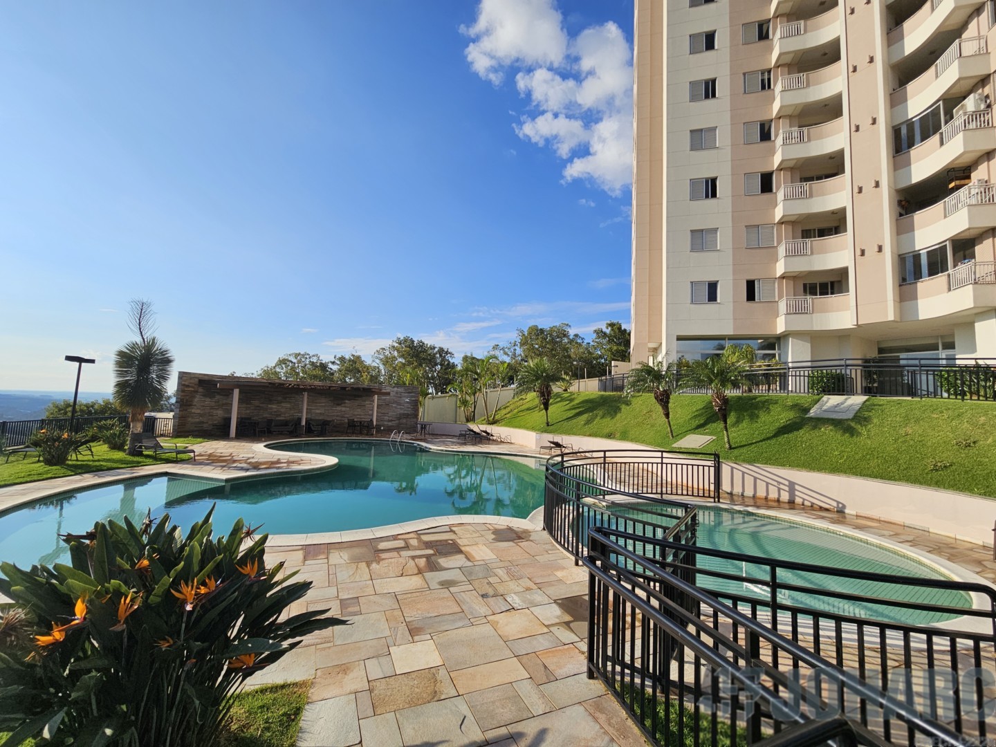 Apartamento para locacao no Jardim Vale do Sol em Apucarana com 0m² por R$ 2.800,00