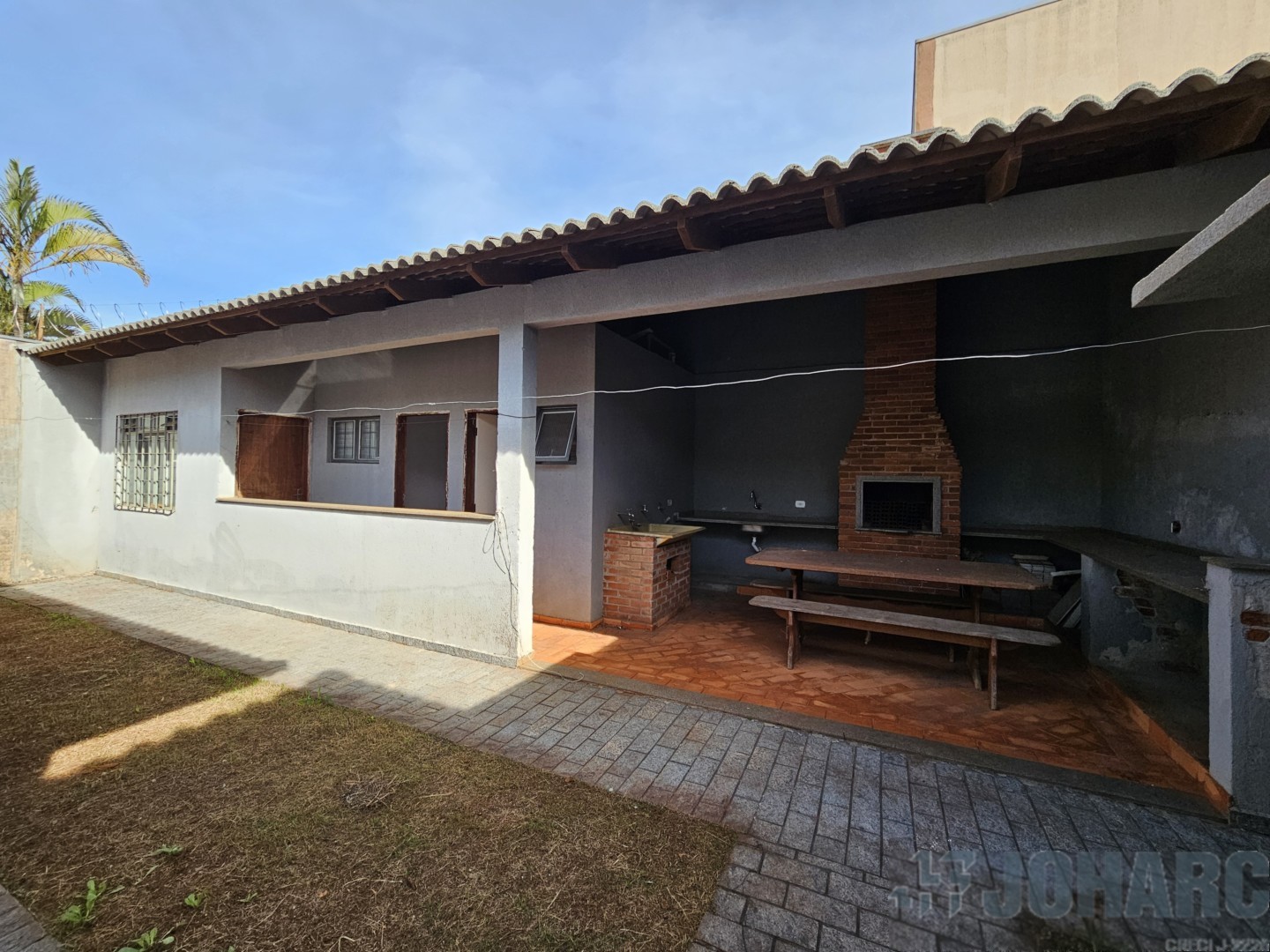 Casa Residencial para locacao no Jardim Portal do Lago em Apucarana com 300m² por R$ 2.300,00