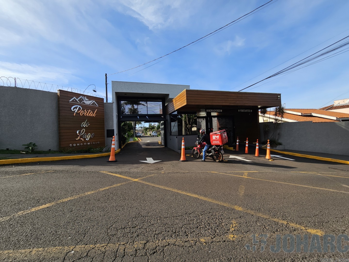 Casa Residencial para locacao no Jardim Portal do Lago em Apucarana com 300m² por R$ 2.300,00