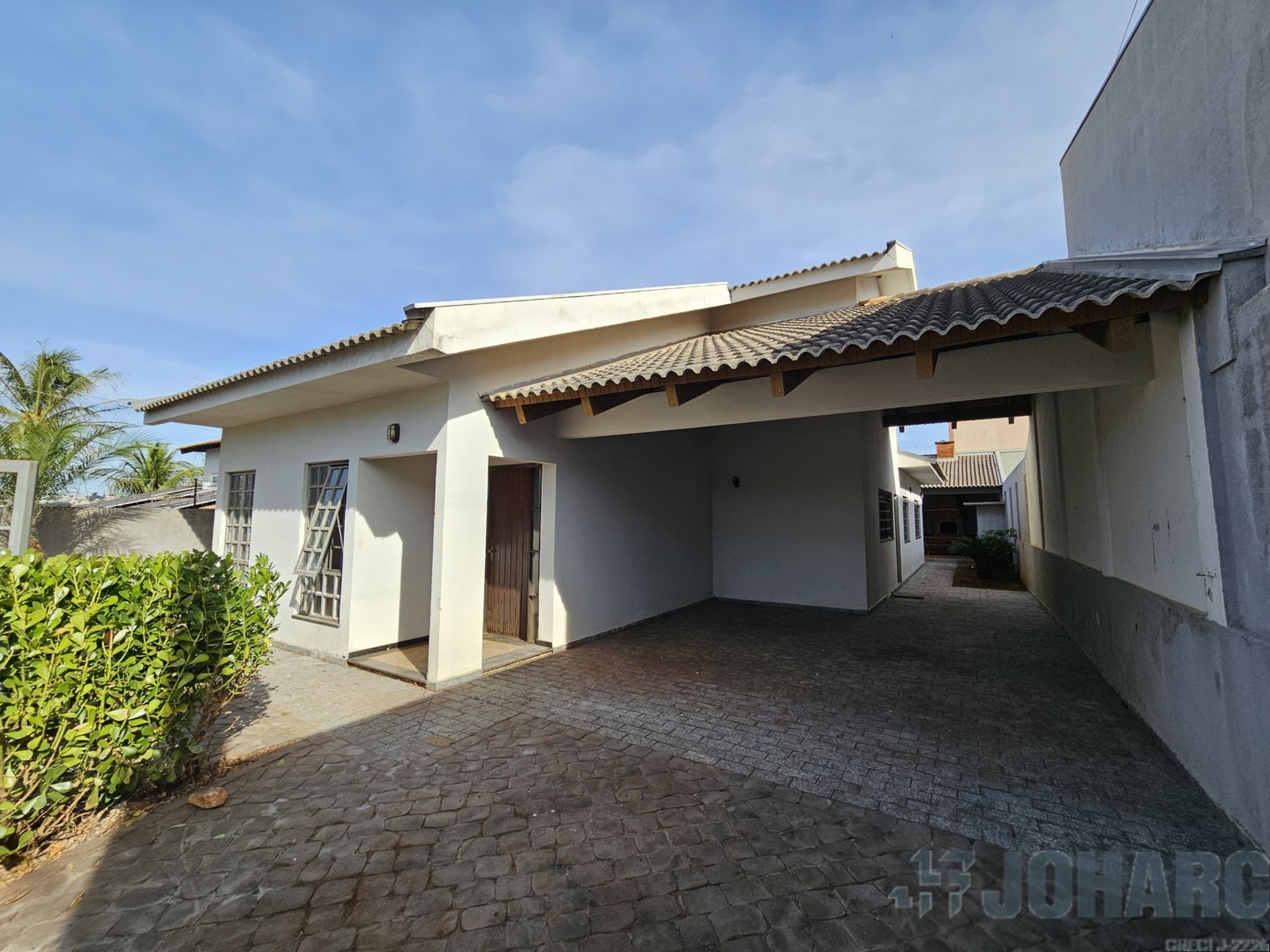 Casa Residencial para locacao no Jardim Portal do Lago em Apucarana com 300m² por R$ 2.300,00