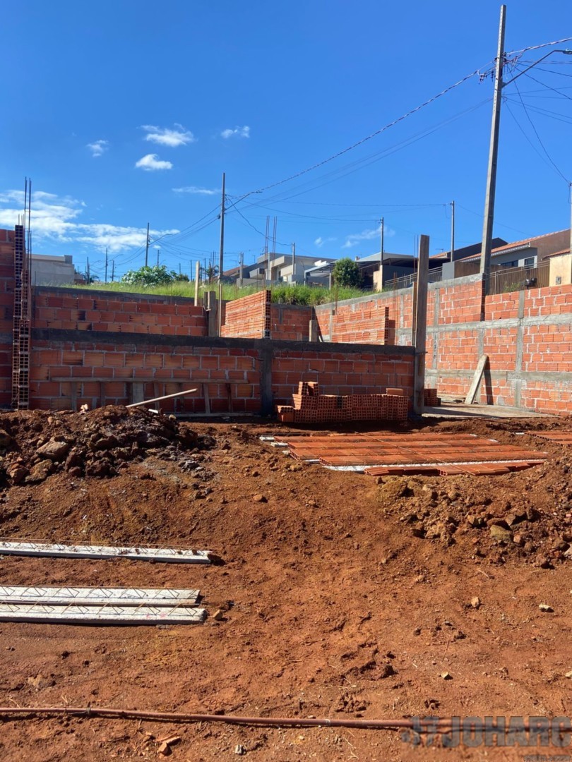 Casa Residencial para venda no Centro em Cambira com 237m² por R$ 220.000,00