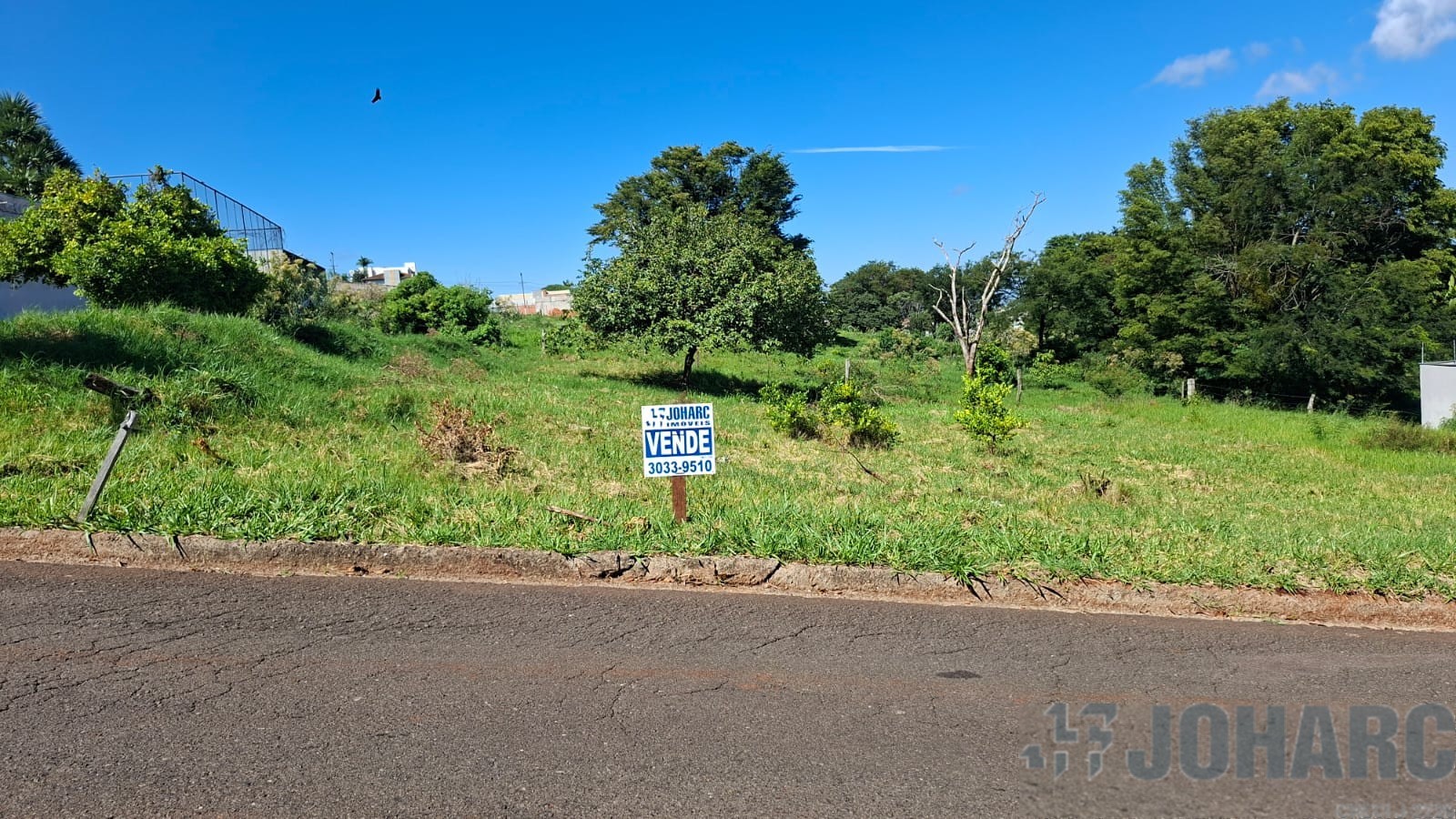 Terreno para venda no Loteamento Residencial Cazarin em Apucarana com 360m² por R$ 200.000,00