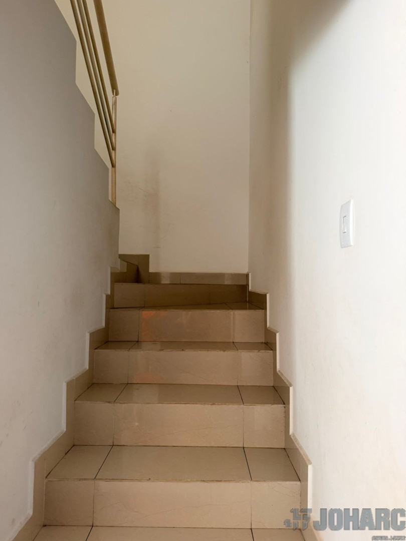 Sobrado para venda no Jardim Albino Biachi em Apucarana com 100,48m² por R$ 450.000,00