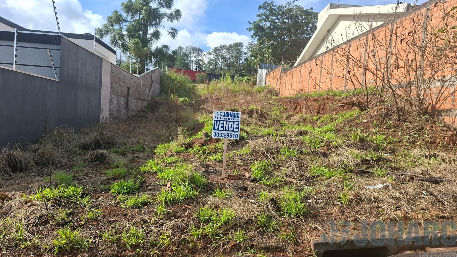 Terreno para venda no Loteamento Residencial Villagio Di em Apucarana com 368,05m² por R$ 130.000,00