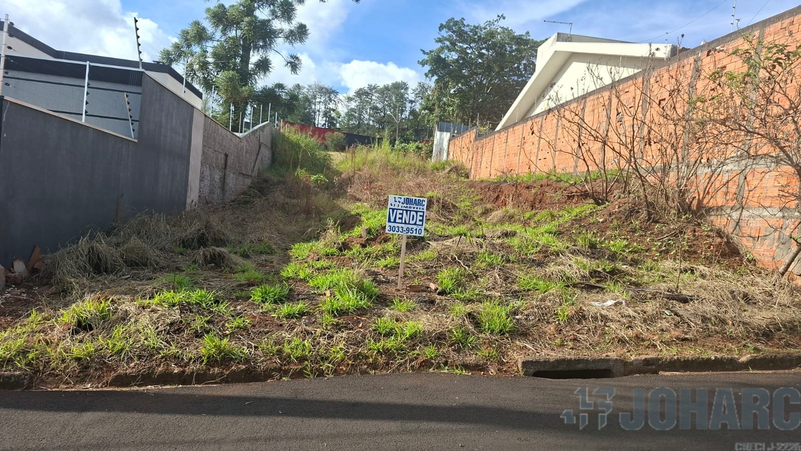 Terreno para venda no Loteamento Residencial Villagio Di em Apucarana com 368,05m² por R$ 130.000,00