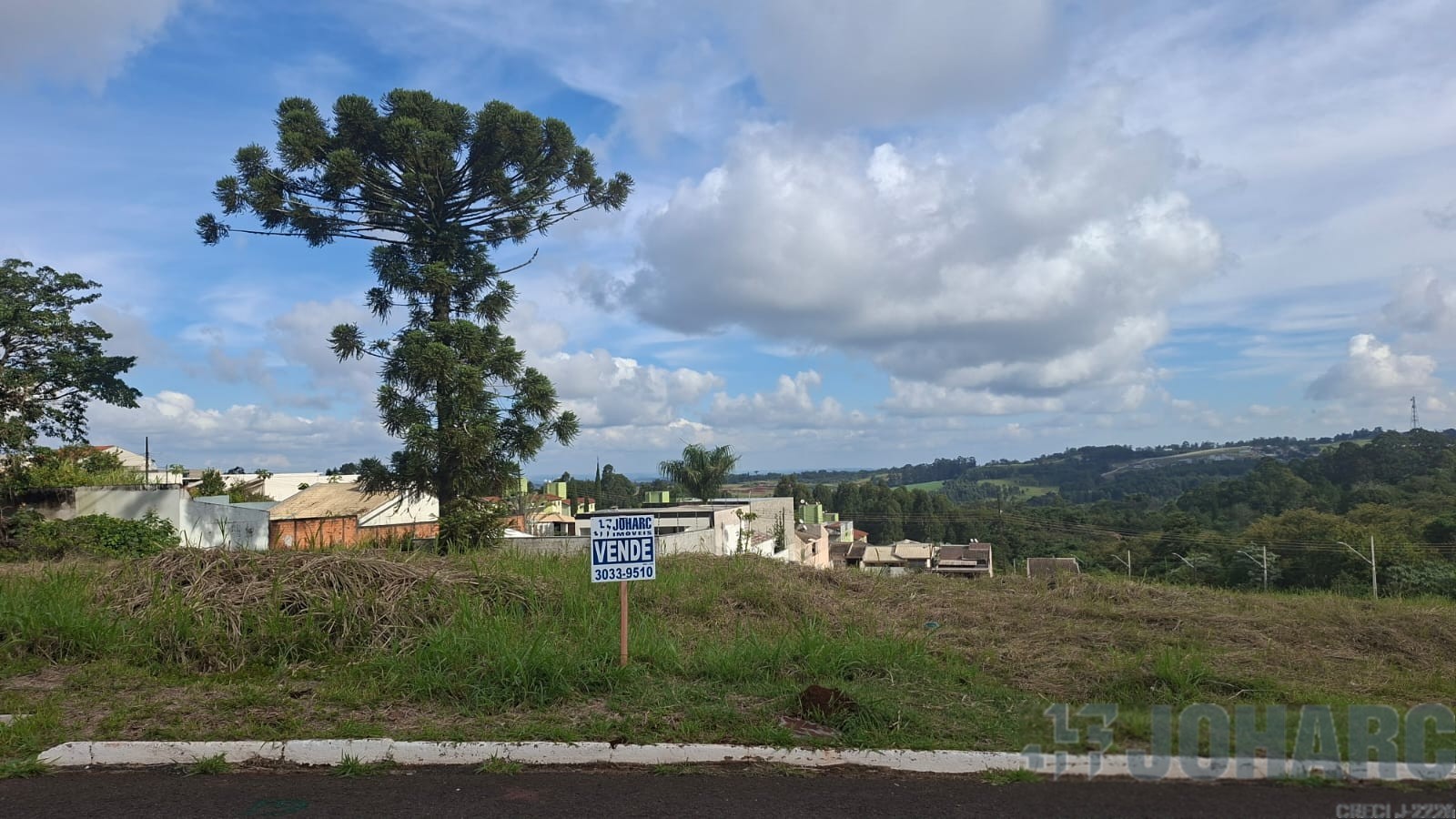 Terreno para venda no Jardim Laranjeiras em Apucarana com 847,31m² por R$ 260.000,00