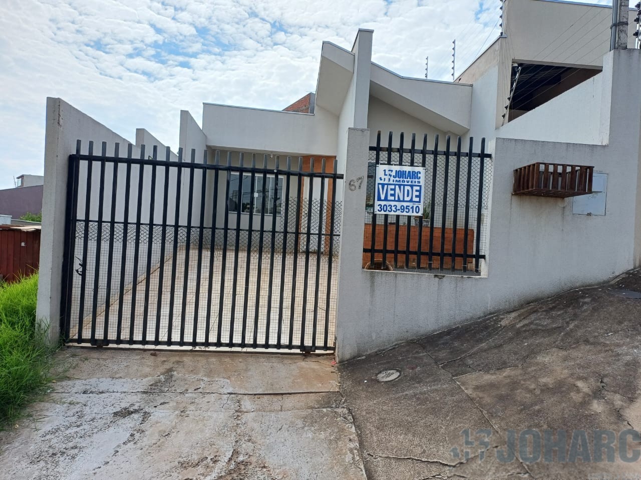 Casa Residencial para venda no Loteamento Jardim por do Sol em Apucarana com 134,32m² por R$ 300.000,00