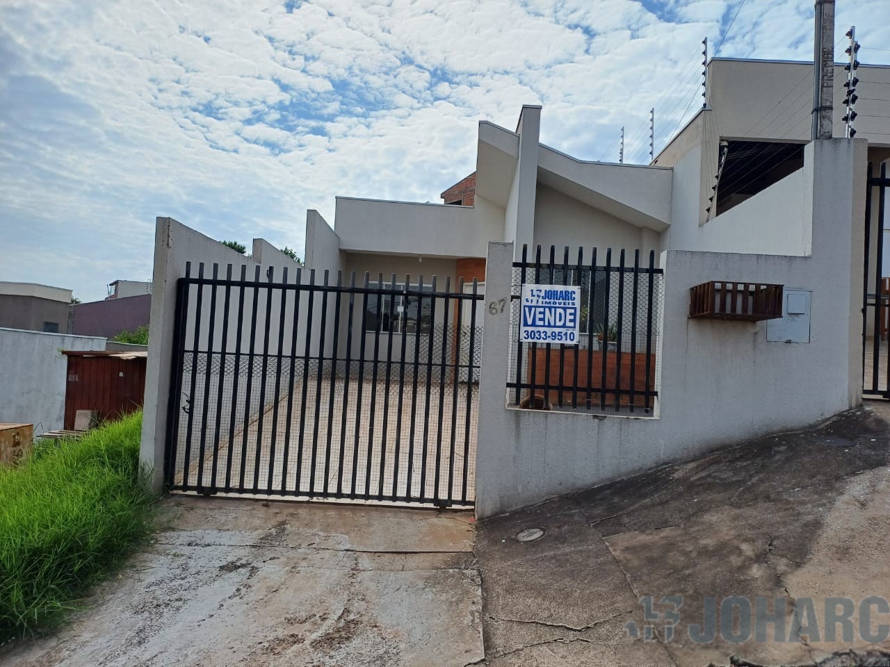 Casa Residencial para venda no Loteamento Jardim por do Sol em Apucarana com 134,32m² por R$ 300.000,00
