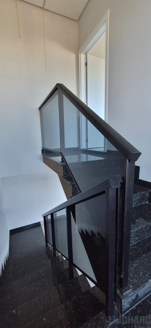 Sobrado para venda no Vila Martins em Apucarana com 190m² por R$ 760.000,00