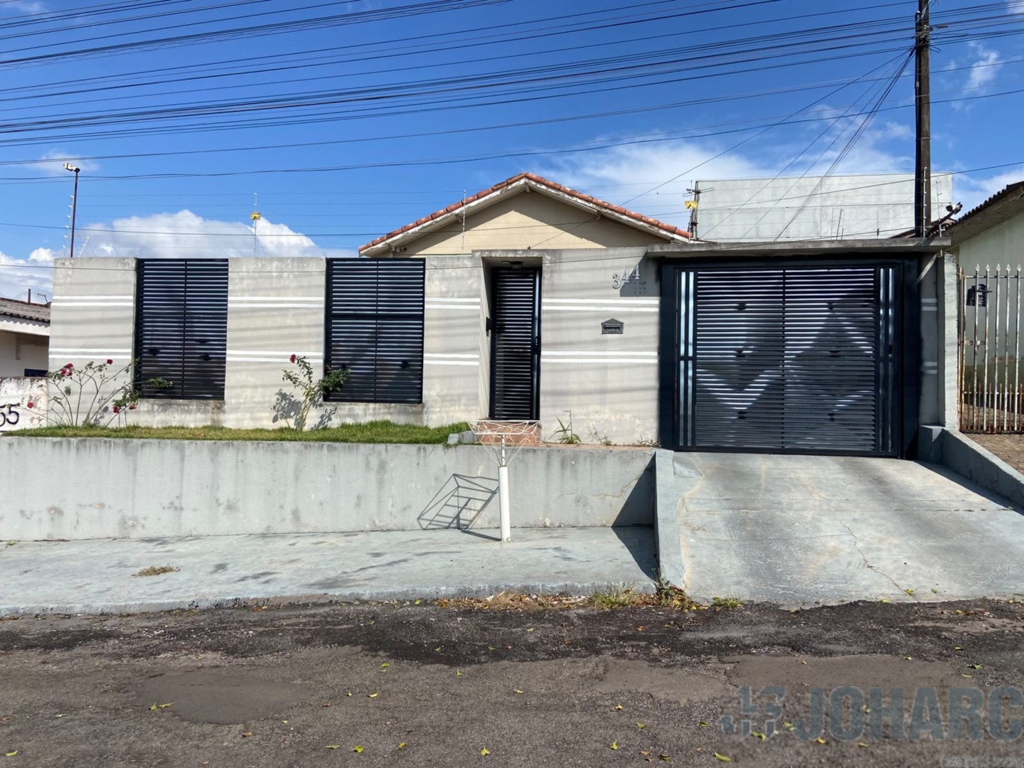 Casa Residencial para venda no Jardim Moncoes em Apucarana com 360m² por R$ 340.000,00