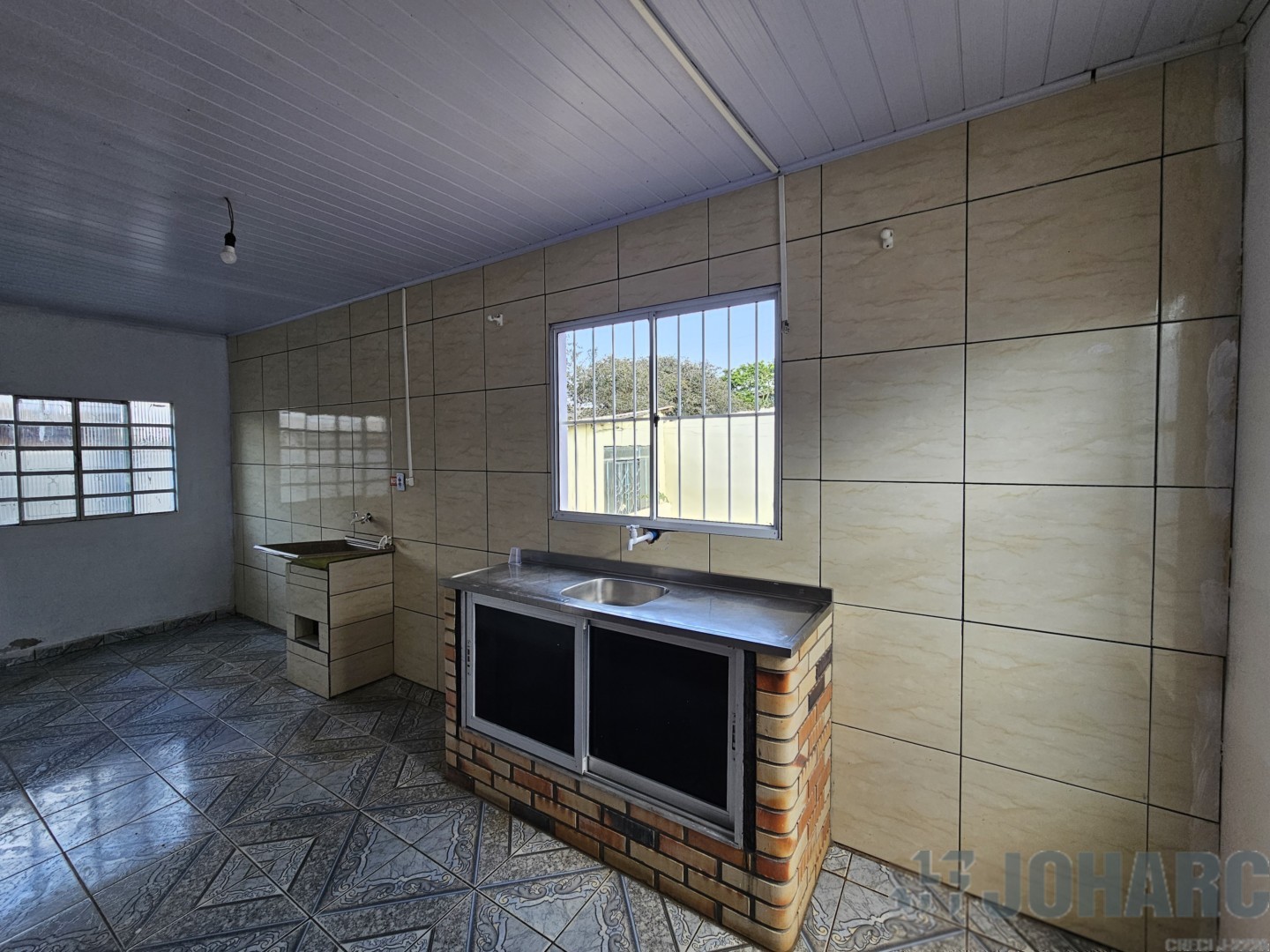 Casa Residencial para locacao no Nucleo Habitacional Colonial em Apucarana com 200m² por R$ 700,00