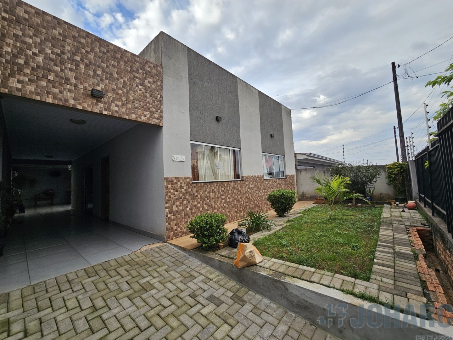 Casa Residencial para locacao no Nucleo Habitacional Colonial em Apucarana com 202,4m² por R$ 1.150,00