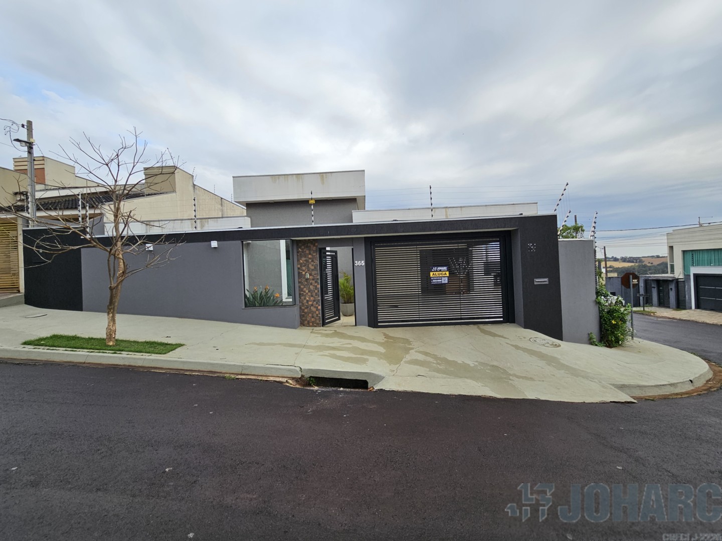 Casa Residencial para locacao no Solar de Toscana em Apucarana com 193,38m² por R$ 2.400,00
