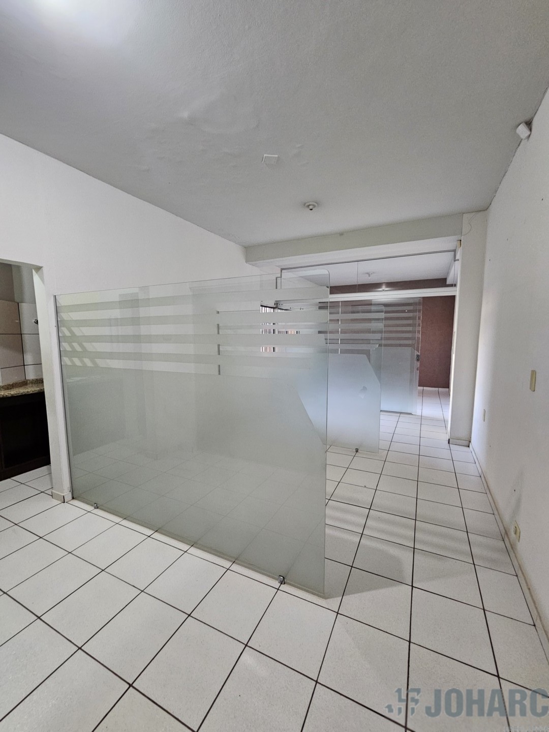 Sala Comercial para locacao no Centro em Apucarana com 0m² por R$ 2.300,00