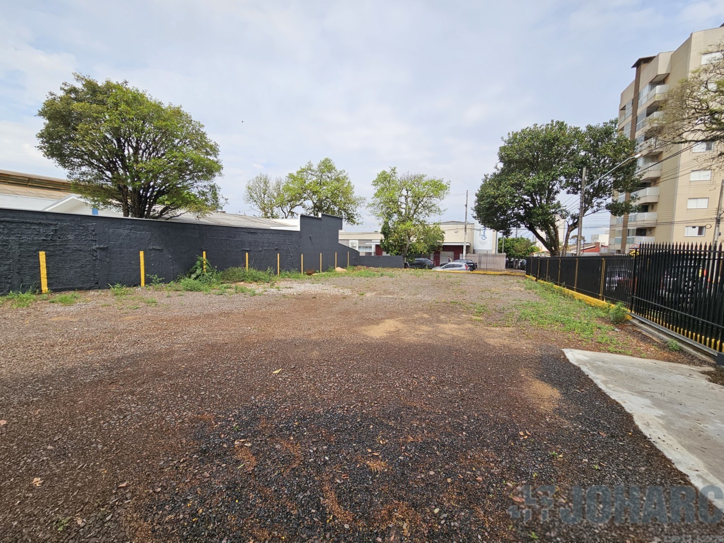 Terreno para locacao no Centro em Apucarana com 0m² por R$ 2.800,00
