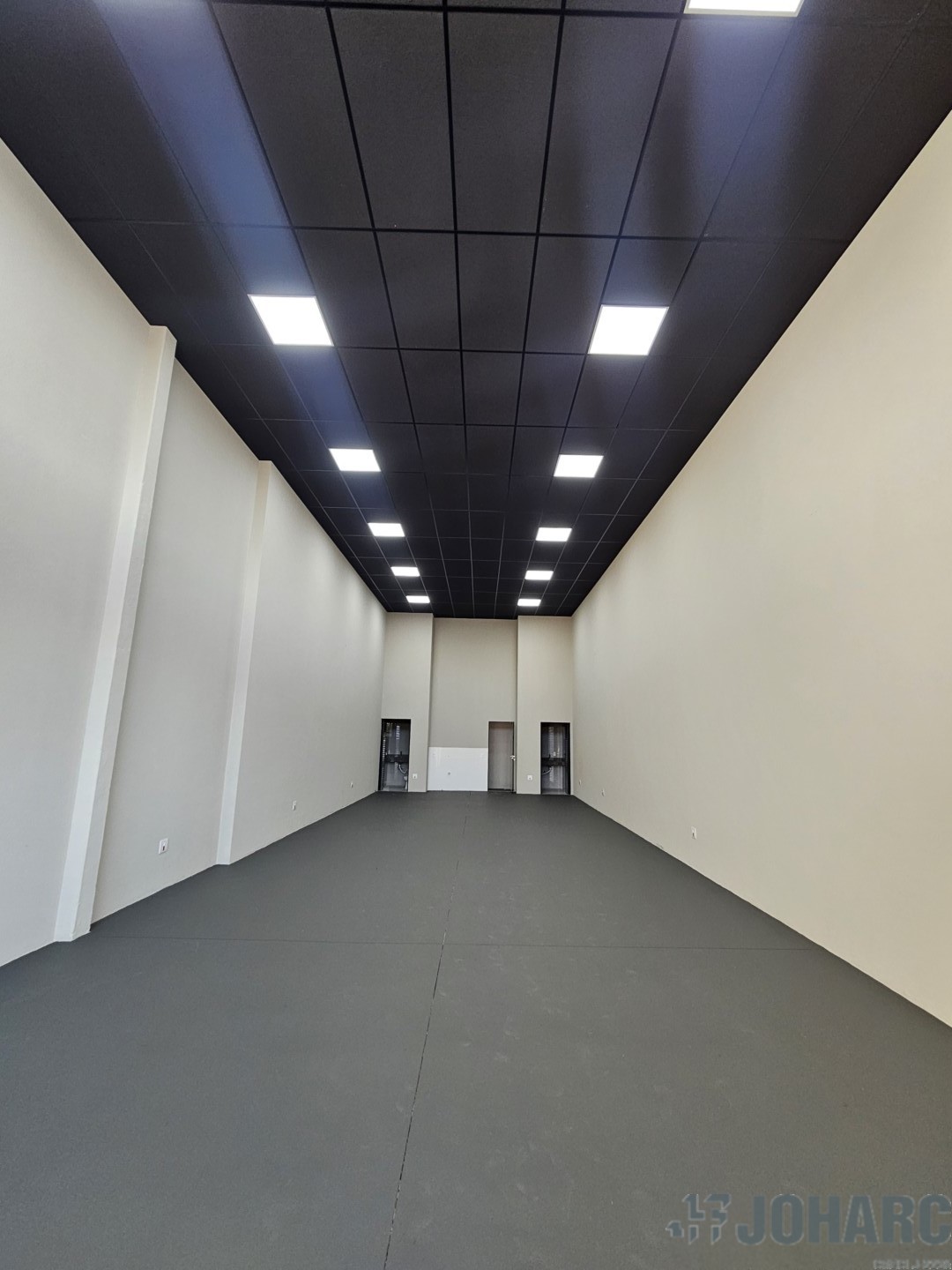 Sala Comercial para locacao no Nucleo Habitacional Papa Joao Paulo em Apucarana com 304,84m² por R$ 2.800,00