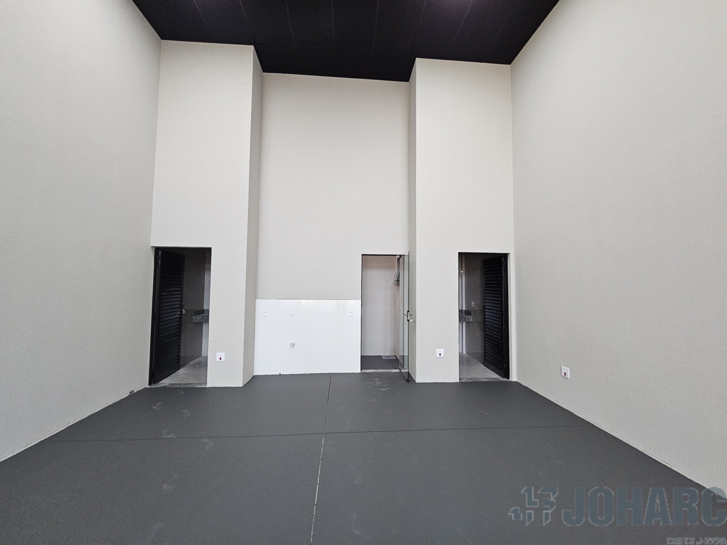 Sala Comercial para locacao no Nucleo Habitacional Papa Joao Paulo em Apucarana com 304,84m² por R$ 2.800,00