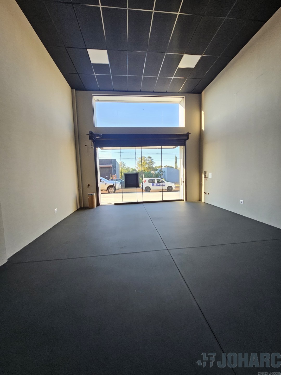 Sala Comercial para locacao no Nucleo Habitacional Papa Joao Paulo em Apucarana com 304,84m² por R$ 2.800,00