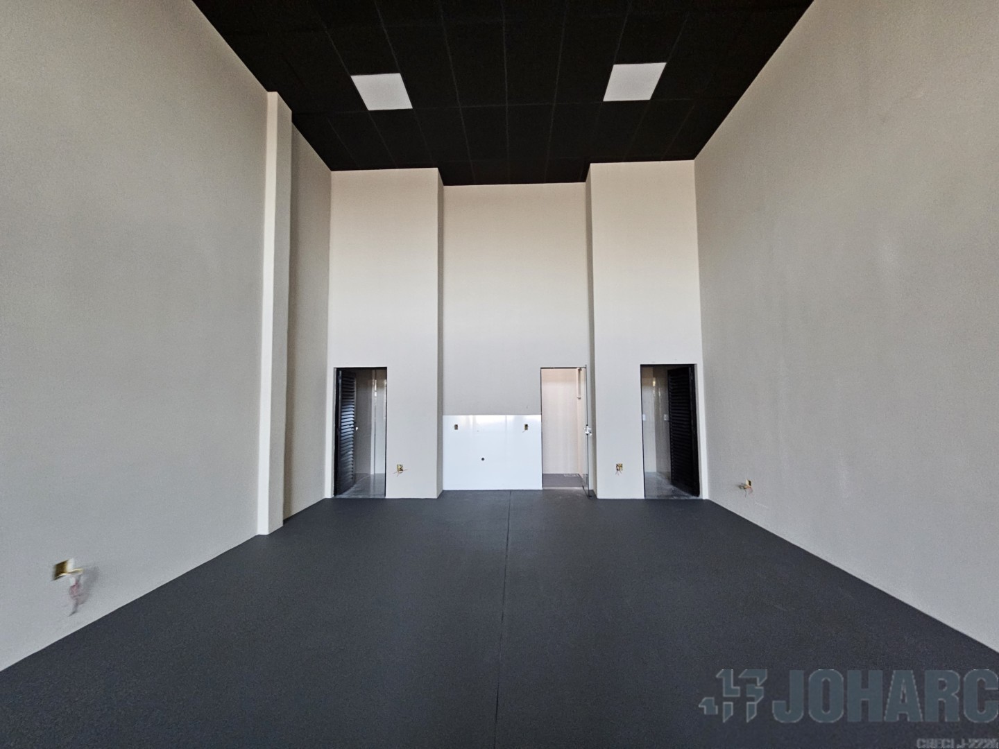 Sala Comercial para locacao no Nucleo Habitacional Papa Joao Paulo em Apucarana com 301,11m² por R$ 2.800,00