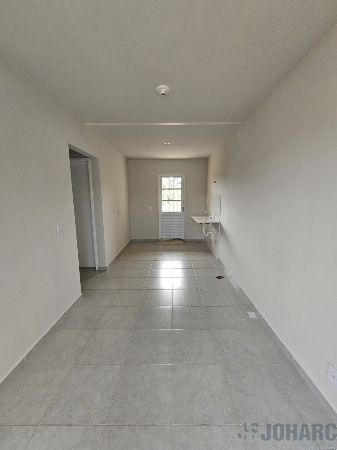 Casa Residencial para locacao no Loteamento Residencial Jardim Texas em Apucarana com 360m² por R$ 730,00