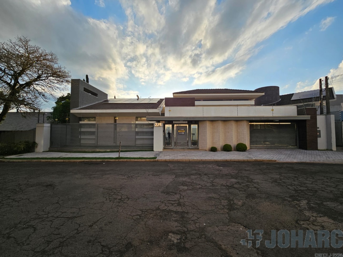 Casa Residencial para venda no Jardim Albino Biachi em Apucarana com 720m² por R$ 2.950.000,00