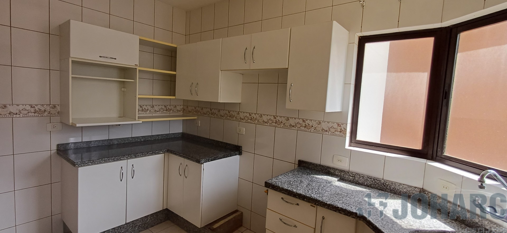Apartamento para locacao no Centro em Apucarana com 0m² por R$ 1.200,00