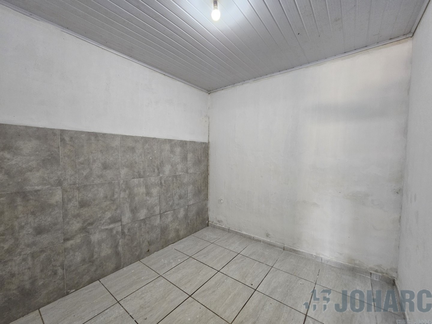 Kitinet para locacao no Centro em Apucarana com 0m² por R$ 550,00