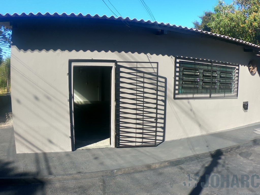 Barracão/galpão para locacao no Vila Shangri-la em Apucarana com 0m² por R$ 1.400,00