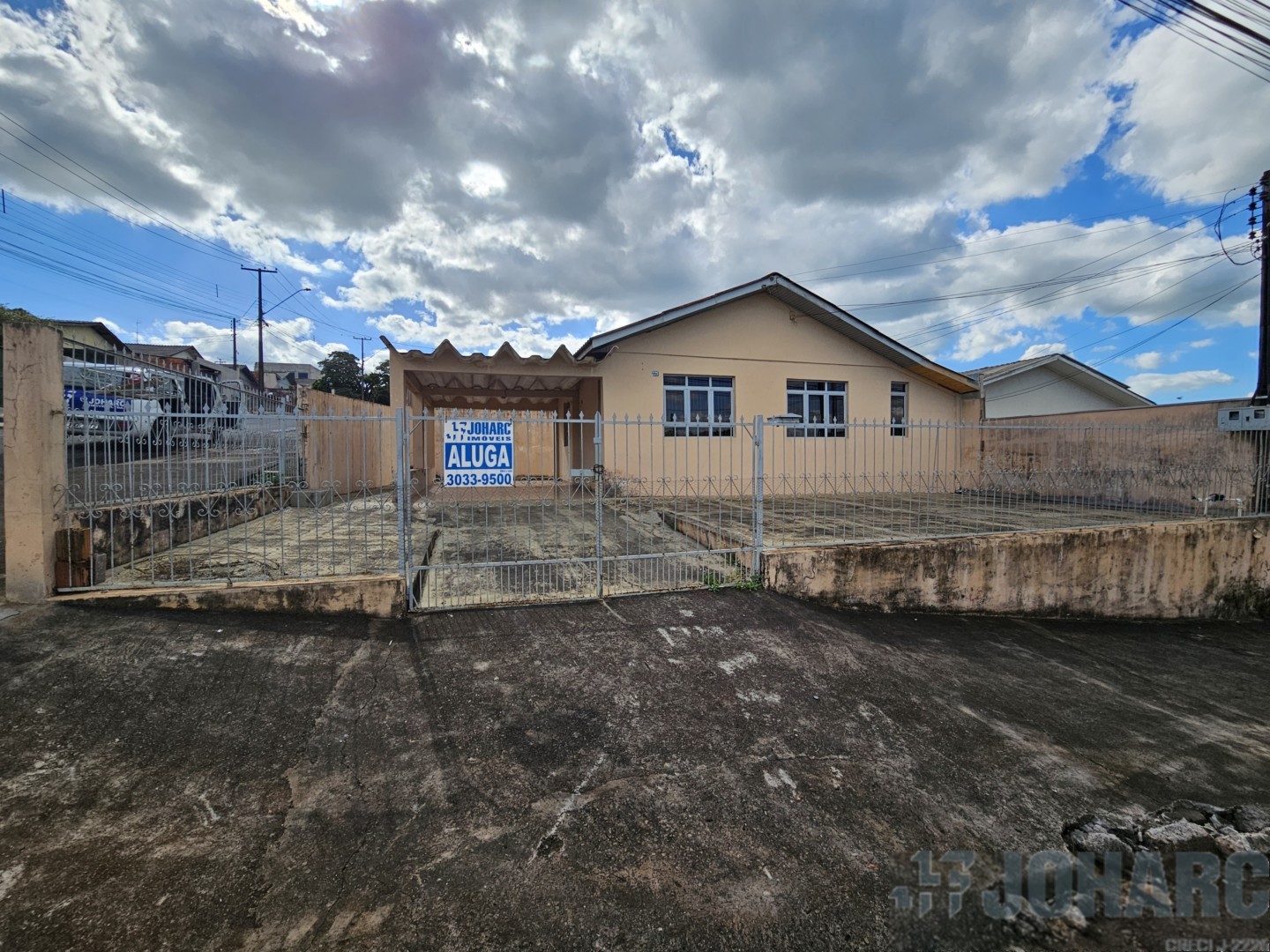 Casa Residencial para locacao no Nucleo Habitacional Papa em Apucarana com 0m² por R$ 1.000,00