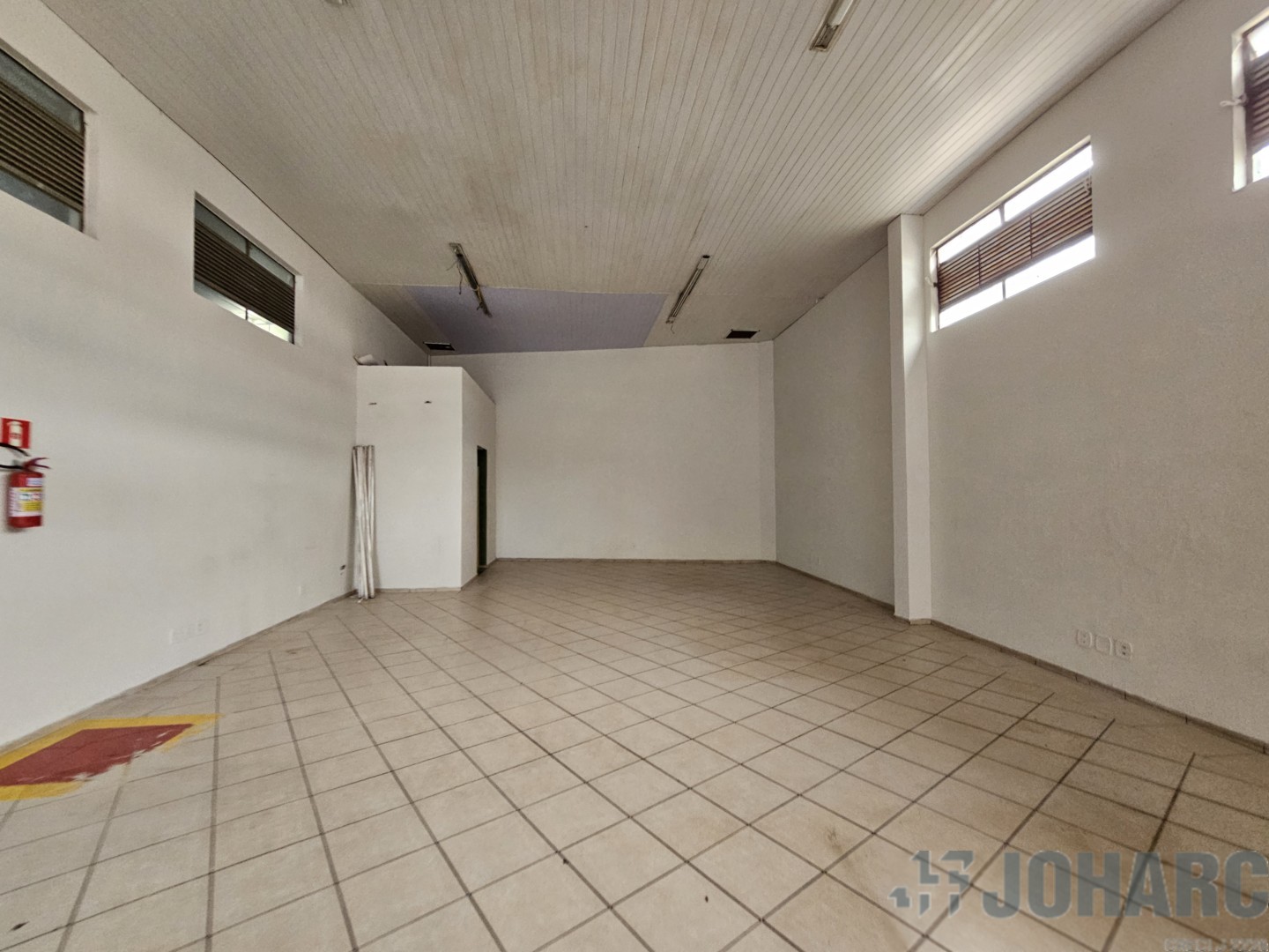 Sala Comercial para locacao no Barra Funda em Apucarana com 200m² por R$ 2.700,00