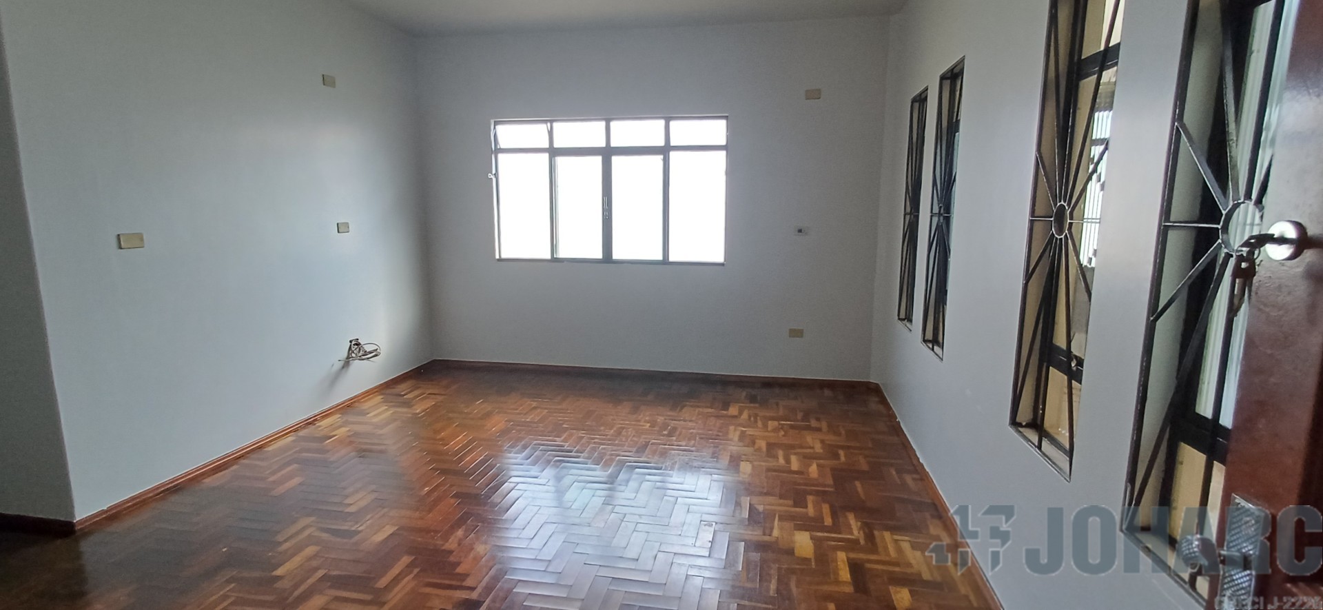 Casa Residencial para locacao no Centro em Apucarana com 0m² por R$ 2.100,00
