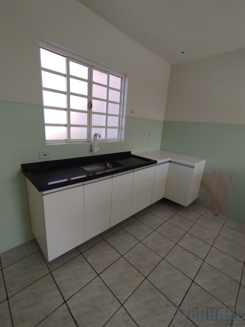 Sobrado para locacao no Nucleo Habitacional Osmar em Apucarana com 75m² por R$ 950,00