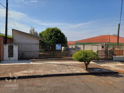 Casa Residencial para venda no Jardim Moncoes em Apucarana com 390m² por R$ 285.000,00