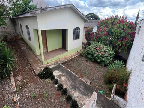 Casa Residencial para locacao no Vila Martins em Apucarana com 0m² por R$ 825,00