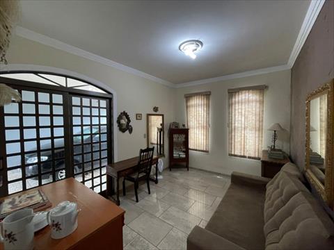Casa Residencial para venda no Jardim Adelia Cavicchia Grotta em Limeira com 126m² por R$ 270.000,00