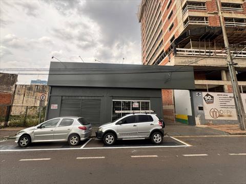 Cjto Comercial/sala para locacao no Centro em Arapongas com 750m² por R$ 15.005,00