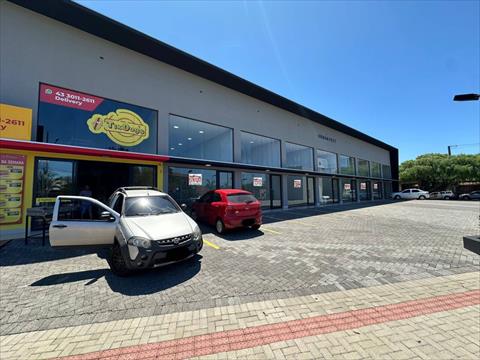 Cjto Comercial/sala para locacao no Centro em Arapongas com 78m² por R$ 3.305,00