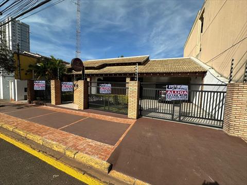 Casa Residencial para locacao no Centro em Arapongas com 0m² por R$ 3.505,00