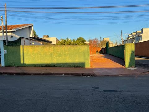 Terreno para venda no Centro em Arapongas com 0m² por R$ 450.000,00