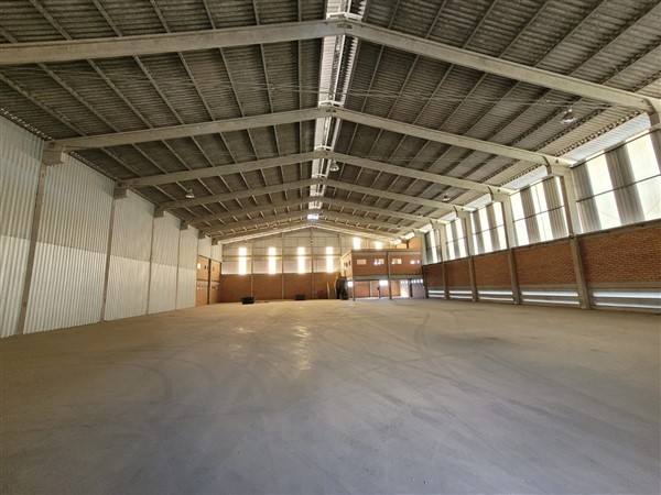 Barracão/galpão para locacao no Zona Industrial Norte em Joinville com 0m² por R$ 30.000,00