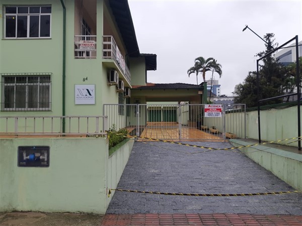 Apartamento para locacao no America em Joinville com 0m² por R$ 2.000,00